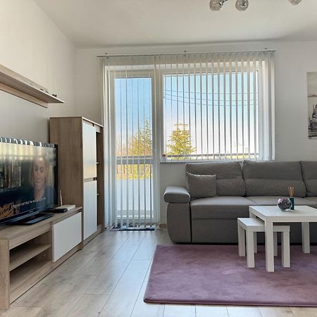 Restful Apartment For 4 Guests In Burgas Exterior photo